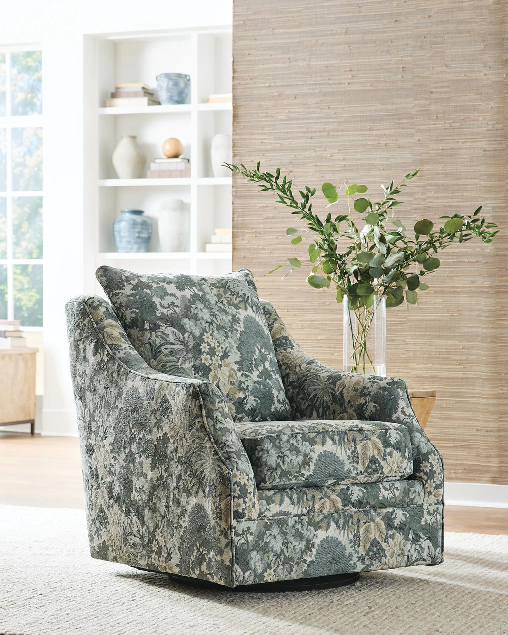 Gubbins Swivel Accent Chair – Blue Floral